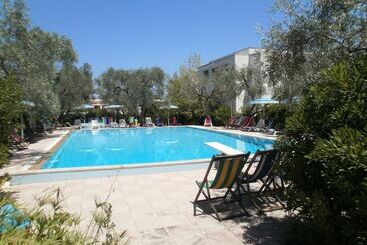 Курорт Villaggio Gallo