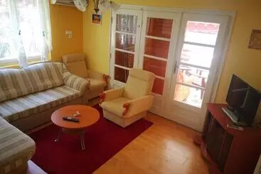 Vadásztanya Apartmanok