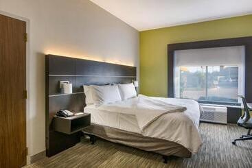 هتل Holiday Inn Express & Suites Longview North, An Ihg
