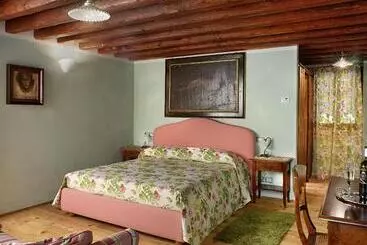 Aamiaismajoitus (B&B) Tenuta Le Risare
