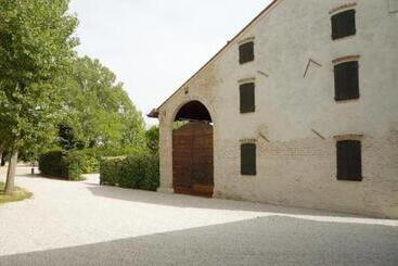 Bed and Breakfast Tenuta Le Risare