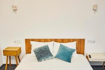 پانسیون Turquoise House