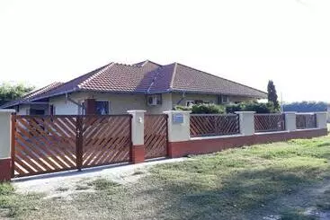 Pension Bella Vendégház Mórahalom