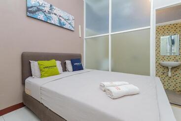 Urbanview Hotel Syariah Near Gelora Delta Sidoarjo