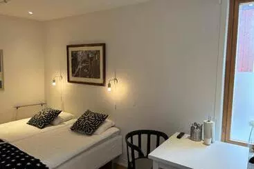 Retkeilymaja Logi & Bastu