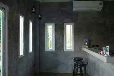 ユースホステル Snooze Inn Phuket   Free Shuttle To Bang Rong Pier