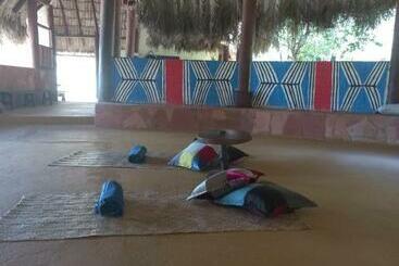 پانسیون Pousada E Camping Aldeia Da Lua