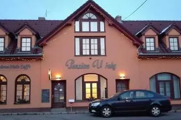 Majatalo Penzion U řeky