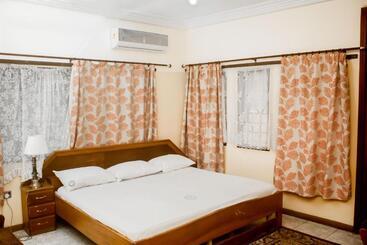 Bed and Breakfast Sampson S Guesthouse Company Ltd