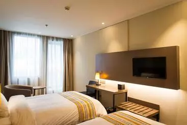 Hotel Home Inn Plus Suzhou Wujiang Fenhu Luxin Avenue