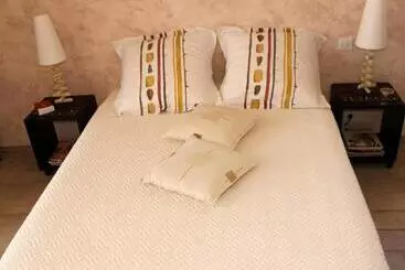 Bed and Breakfast Le Clos Des Malézolles