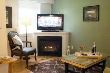 Farmhouse Inn B&b