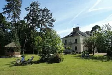 Aamiaismajoitus (B&B) Cèdre Et Charme