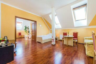 호텔 & Motorest V údolí Zlatého Potoka