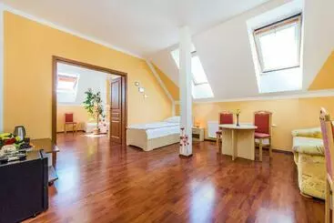 Hotel & Motorest V údolí Zlatého Potoka