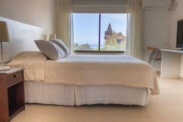 בית מלון כפרי Carande