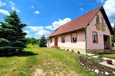 Majatalo Veronika Guesthouse