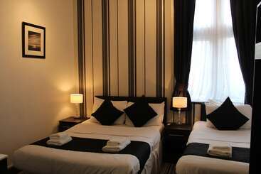 Bed and Breakfast The Firs Lodge