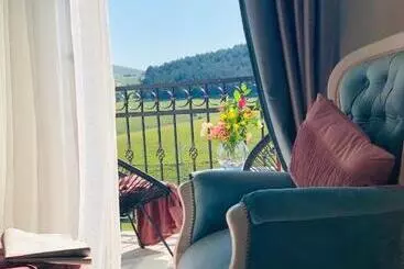 هتل آپارتمان Zlatibor Hills Star Wellness & Spa