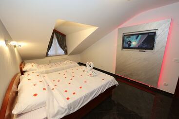 پانسیون Villa Maki