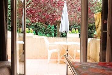 צימר La Bastide Des Roses