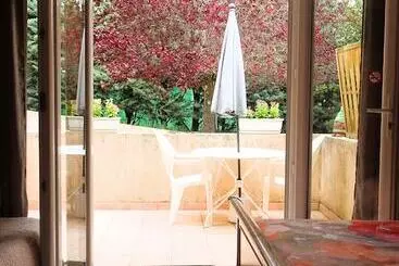 ベッドアンドブレックファースト La Bastide Des Roses