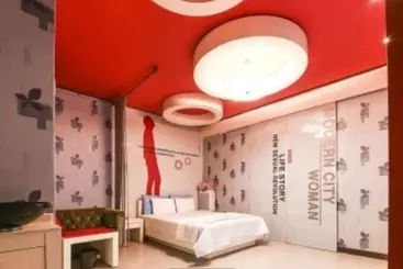 Shine Motel