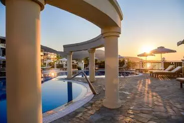 Alexander Beach Hotel & Village Resort