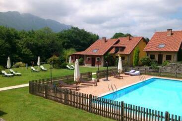 田舎風ホテル Rural La Lluriga