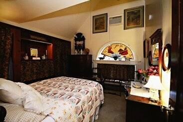 The Ebenezer House Bed & Breakfast