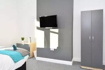 Majatalo Townhouse @ 272 Walthall Street Crewe