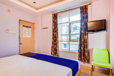 فندق Spot On Sgs Residency