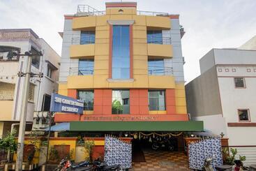 Hôtel Spot On Sgs Residency