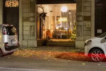Hotel The Leoncino