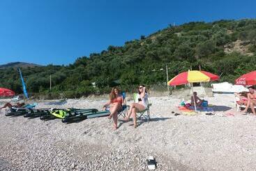 پانسیون Jungle House