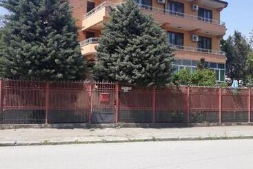 Retkeilymaja Vila Egreta