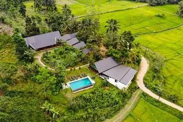 Hotel Cinnamon Village Sinharaja