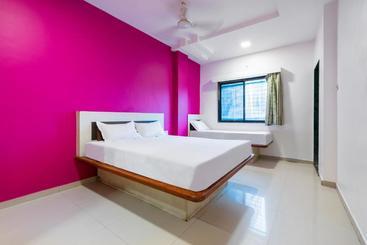 Hotel Spot On 42793  Gurukrupa