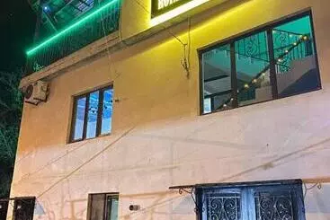 پانسیون Guest House Royal Comfort With Terrace