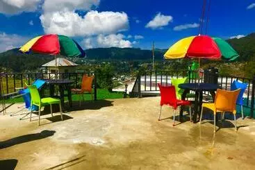 پانسیون Loversleap Bungalow