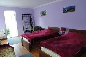 هاستل Nino Khetaguri Guest House