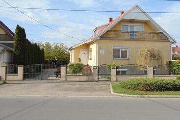 펜션 Kata Vendégház