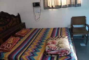 Pension Shri Gaya Prasad Dham
