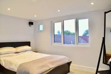 کلبه 3 Bedroom House In Central London