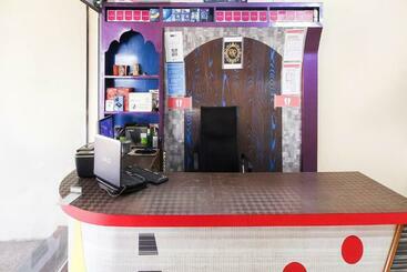 Spot On 76717 Hotel Rr Inn