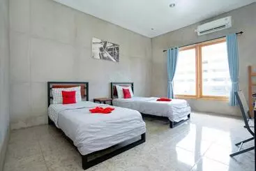 ホテル Reddoorz Syariah Near Lombok Epicentrum Mall