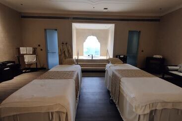 בית מלון כפרי Taj Skyline Ahmedabad