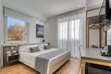 پانسیون Gallery Suite