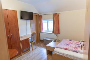 호스텔 Gaststätte Und Pension Zur Einkehr