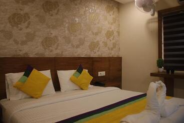 Hotel Fathima Palace